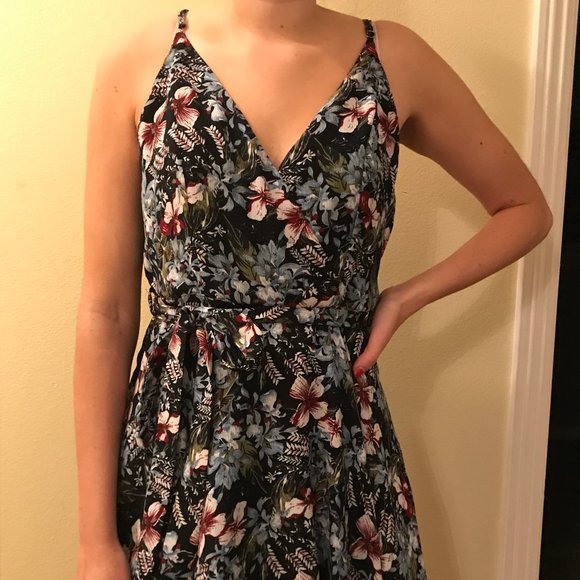 Essue Dress - Black Flowered Size M - Picture 4 of 9